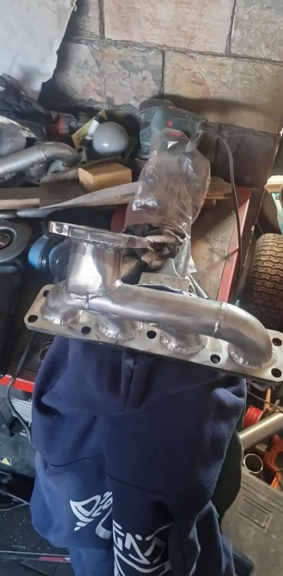 Customowy kolektor wydechowy pod turbosprężarke.